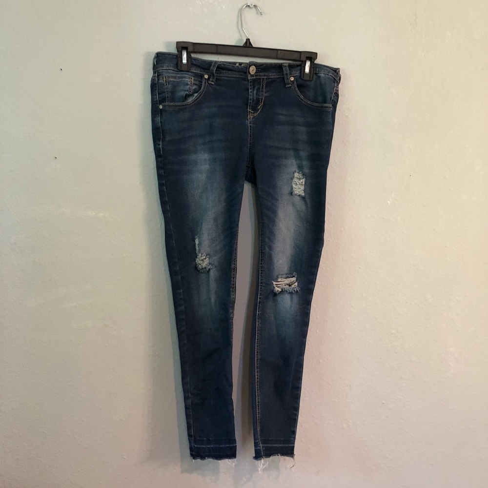 Low rise ripped skinny jeans